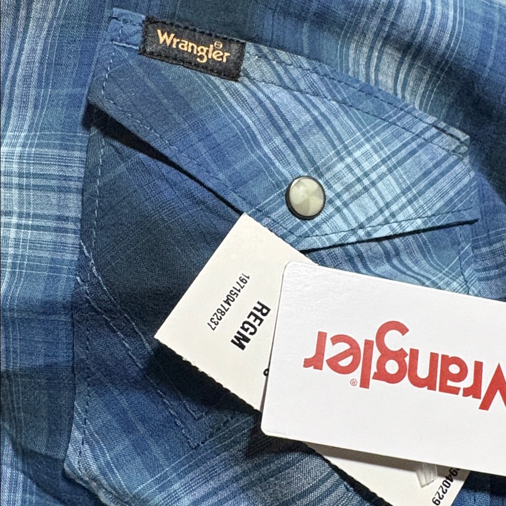 Wrangler Men’s Blue Plaid Short Sleeve Western Shirt. Size M. New with tag. - Picture 2 of 2